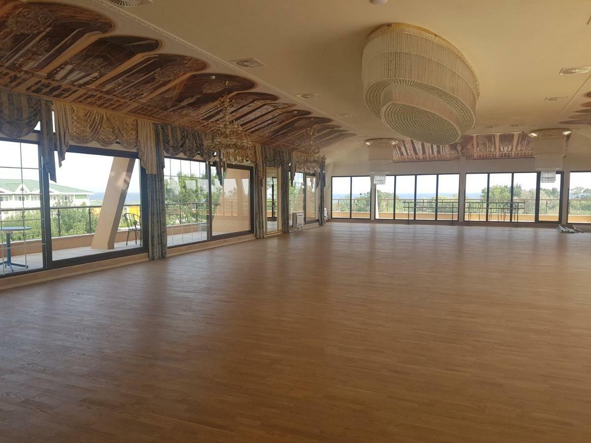 מלון קרנבו Camp And Pool מראה חיצוני תמונה