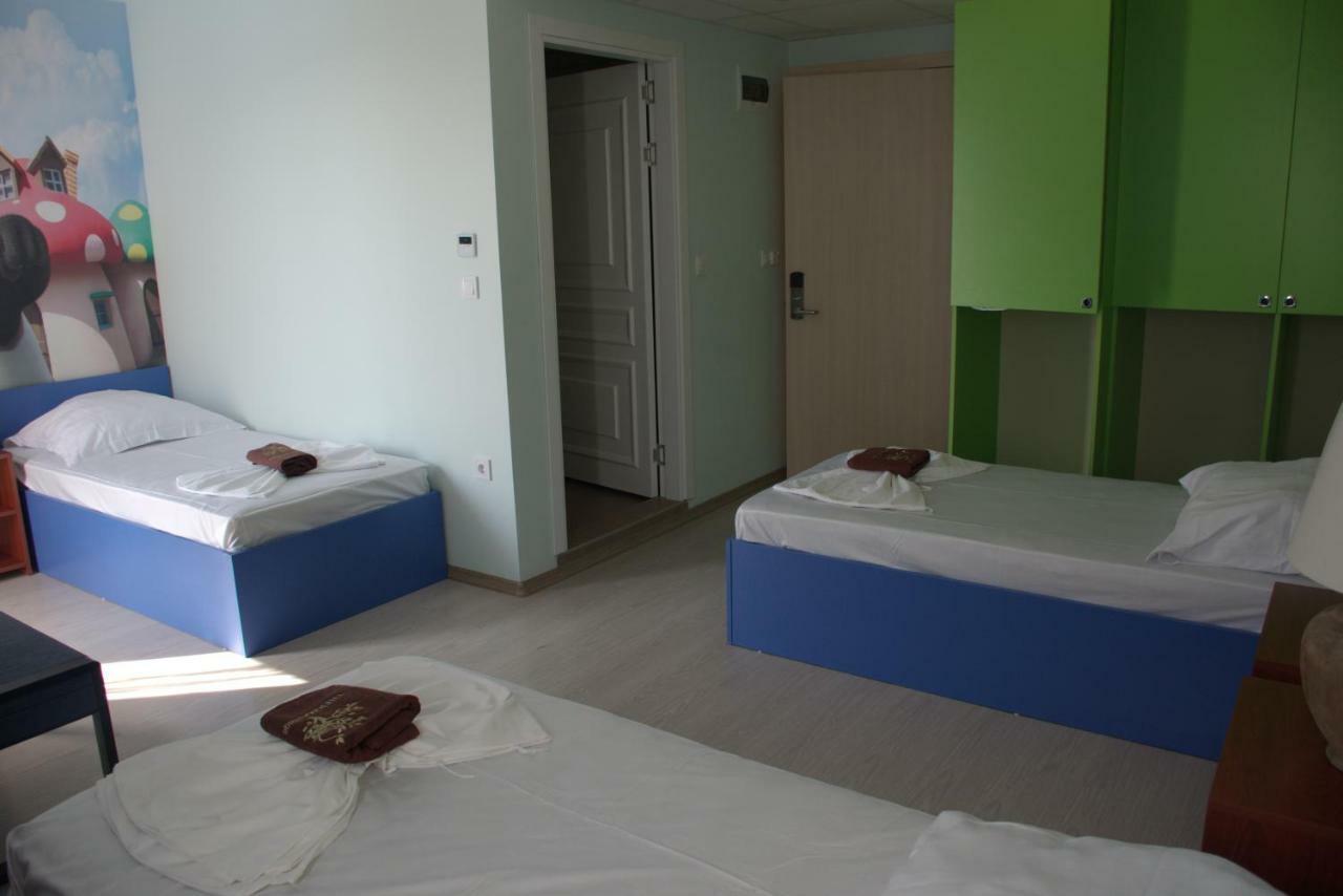 מלון קרנבו Camp And Pool מראה חיצוני תמונה
